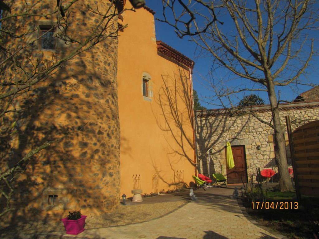 Chateau Des Aiguilles Saint-Rémy-de-Chargnat Exteriér fotografie