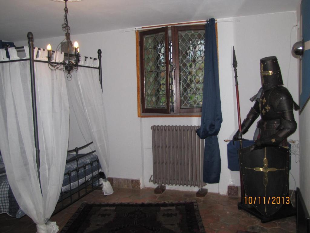 Chateau Des Aiguilles Saint-Rémy-de-Chargnat Pokoj fotografie